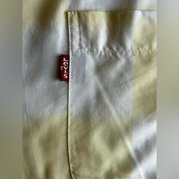 Levi’s The Sunset Camp Men’s Yellow and White Button Down Shirt Size Medium - Picture 7 of 7